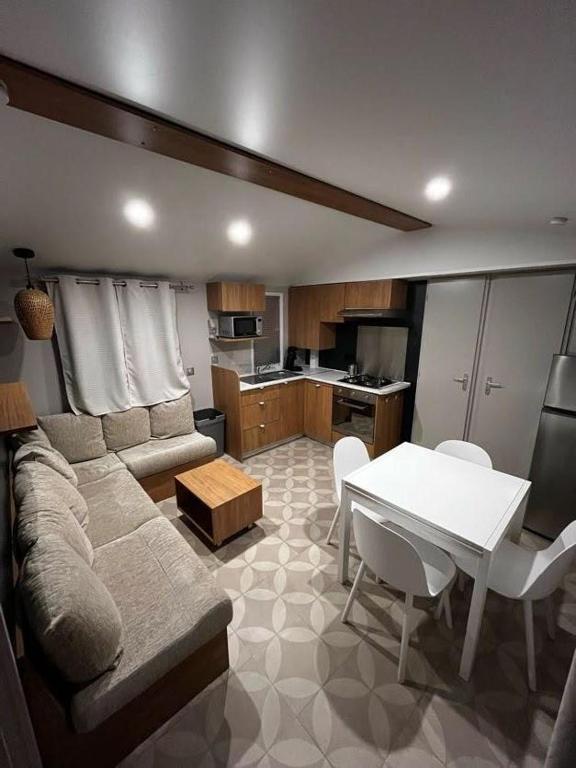 Kuchyň nebo kuchyňský kout v ubytování Chalet Jupp