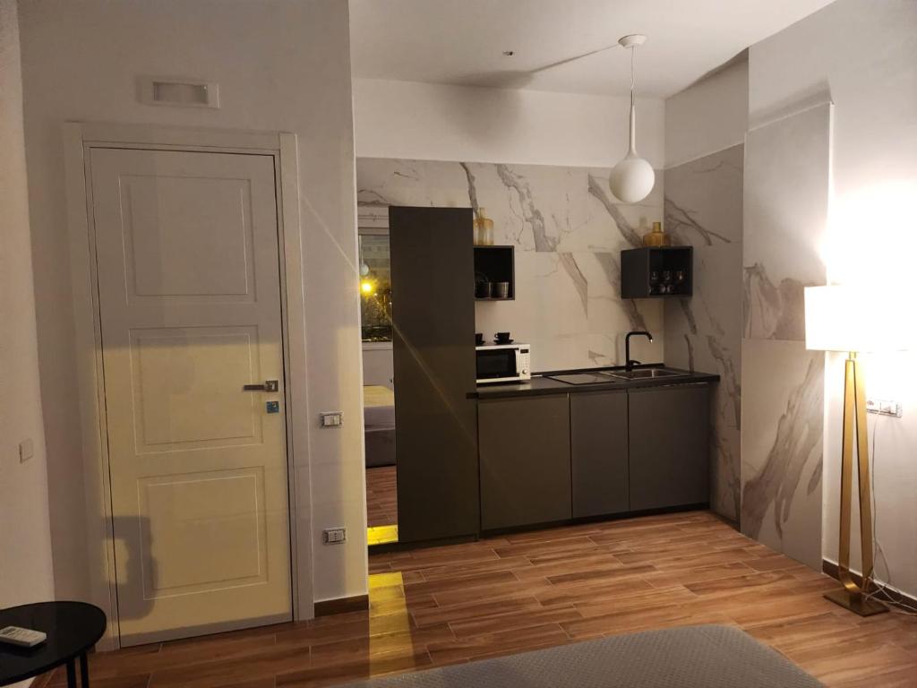 Holding House -Close train station and port - 2