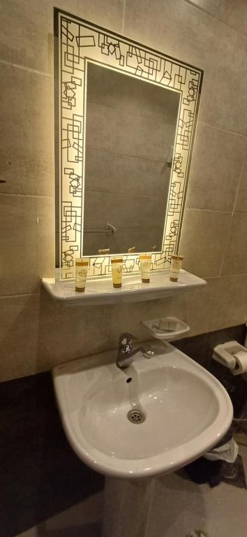 Koupelna v ubytování Yoya Hur Pyramids inn