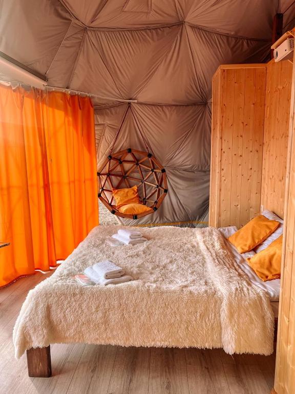 Postel nebo postele na pokoji v ubytování Glamping Park
