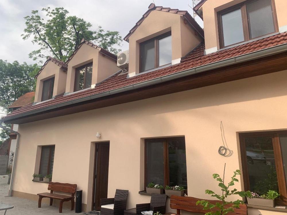 Budova, kde se penzion nachází