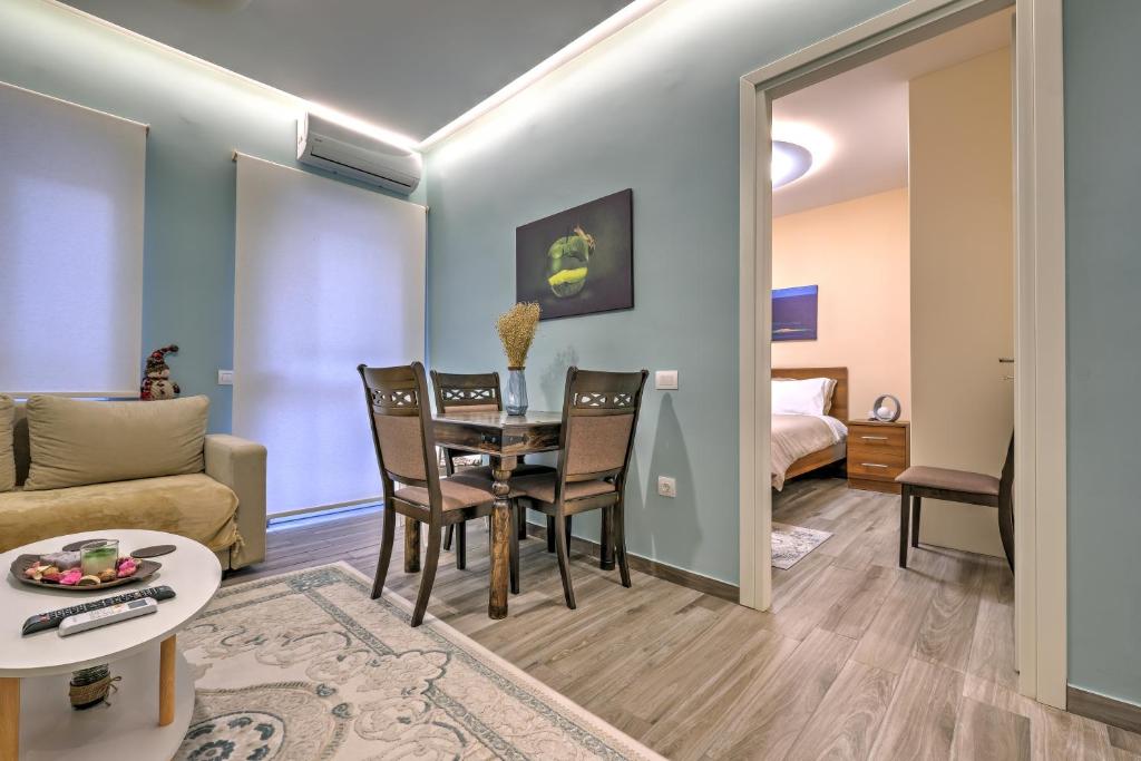 Sophie's Apartment - 7