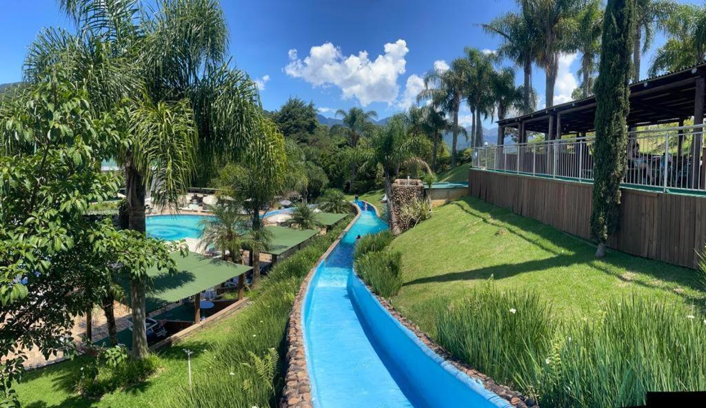 Výhled na bazén z ubytování Residencial Capivari Eco Resort nebo okolí