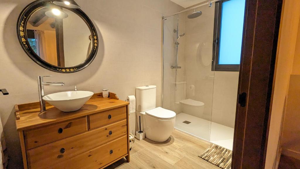Un baño de MASIA CLOTATS