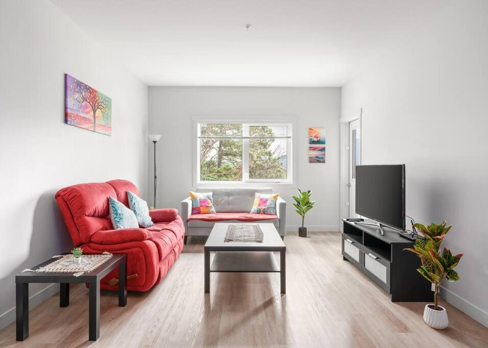 Two Bedrooms, two baths, lake view condo