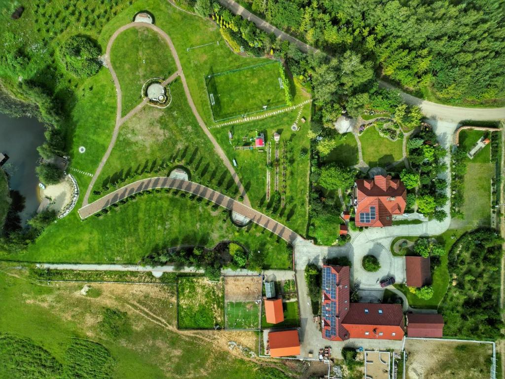Letecký snímek ubytování Folwark Pod Dębem