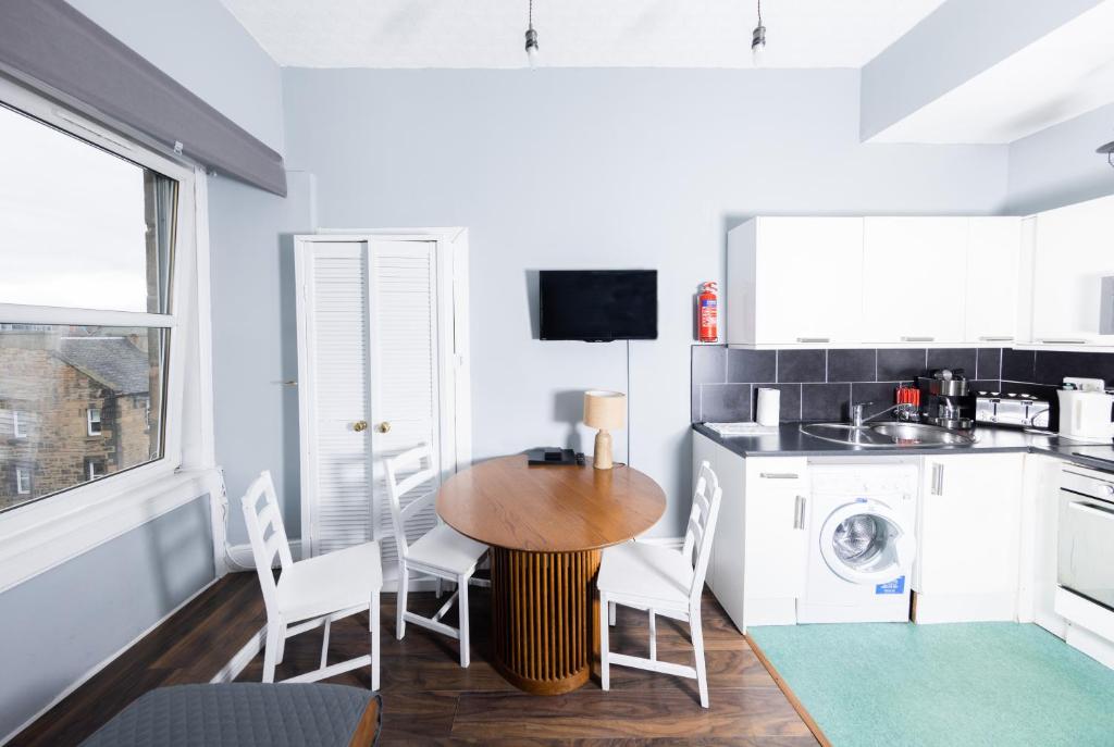 Kjøkken eller kjøkkenkrok på Warm&Welcoming City Centre Apartments by Meadows 9