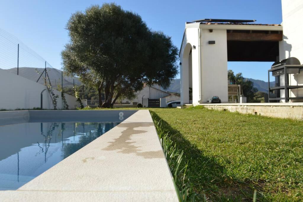 Villa Ami a Castiadas - Elegante rifugio con piscina