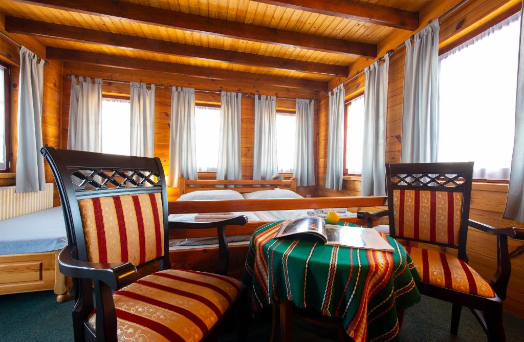 A seating area at Wellness Vila Astra