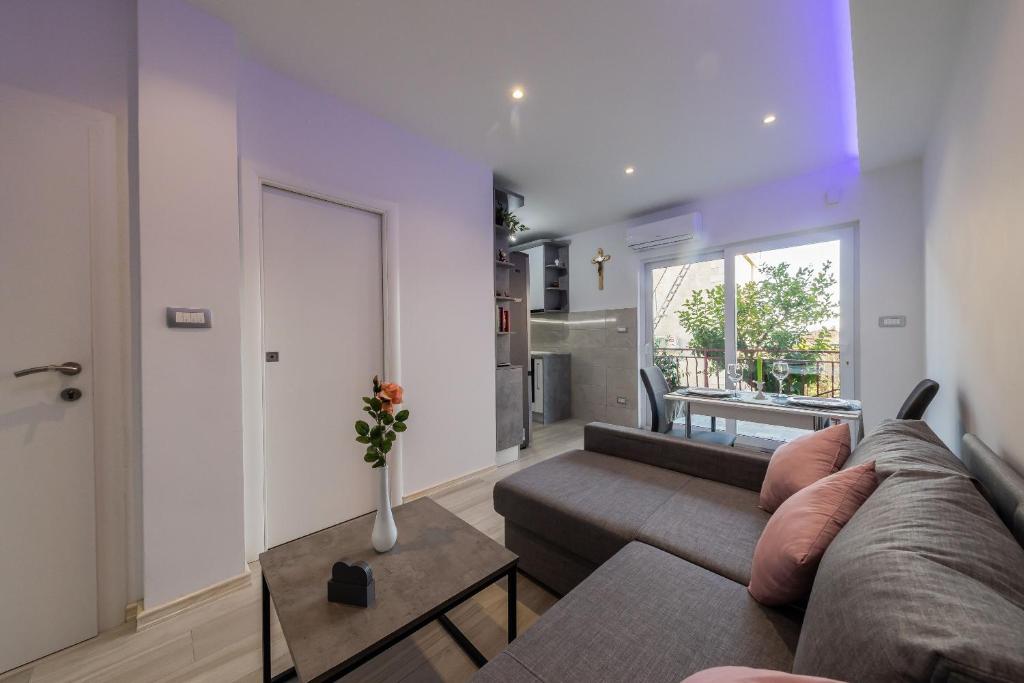 Kuchyň nebo kuchyňský kout v ubytování Apartment Monika