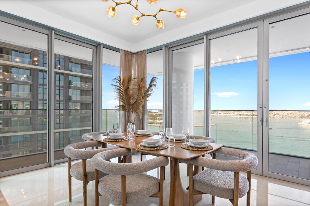 Fotografie z fotogalerie ubytování Your beachfront luxe escape experience - Suiteable v Dubaji
