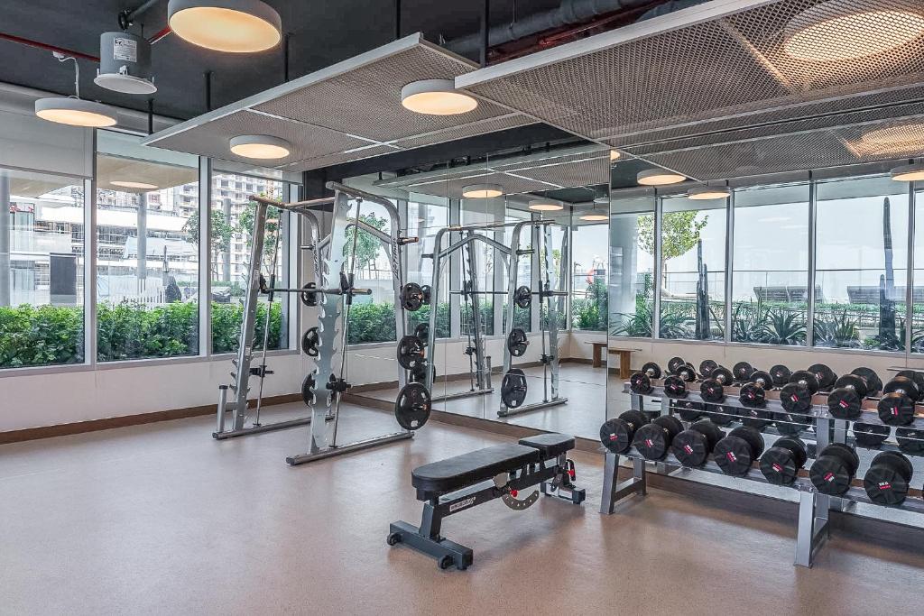 Fitness centrum a/nebo fitness zařízení v ubytování Your beachfront luxe escape experience - Suiteable