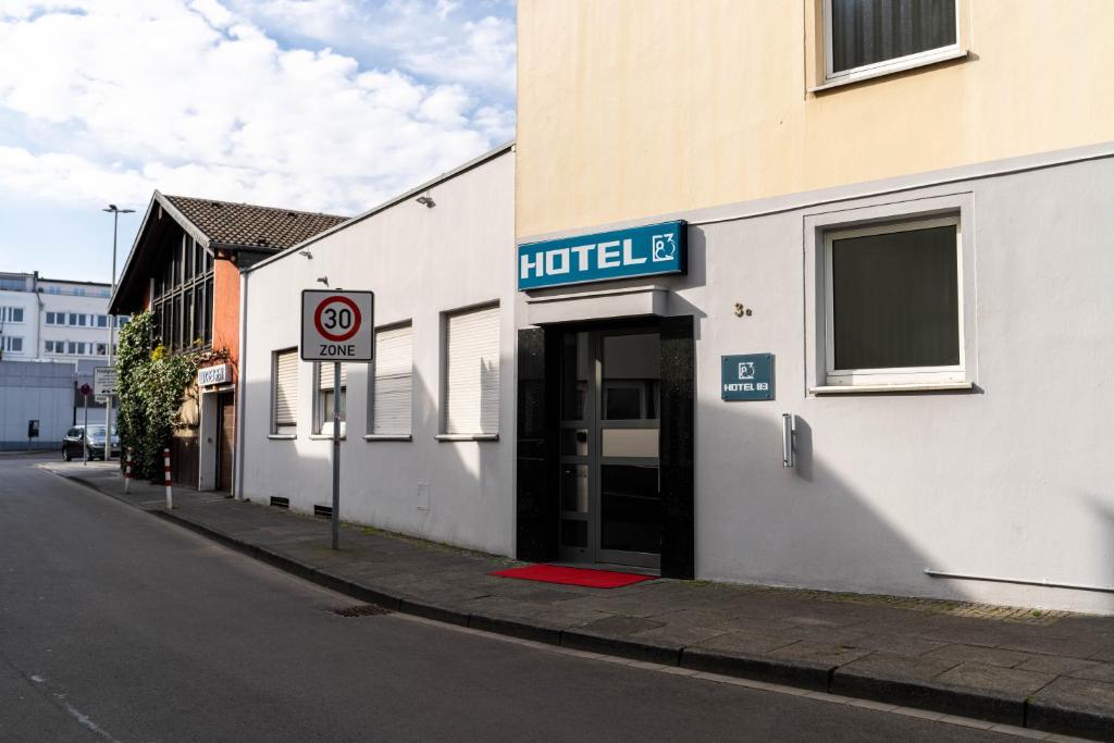 Hotel 83 - Resim 41