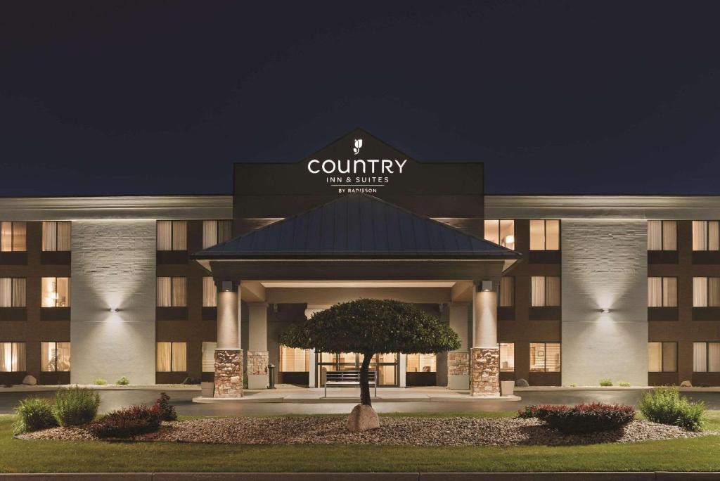 Country Inn & Suites by Radisson, Mt Pleasant-Racine West, WI photo