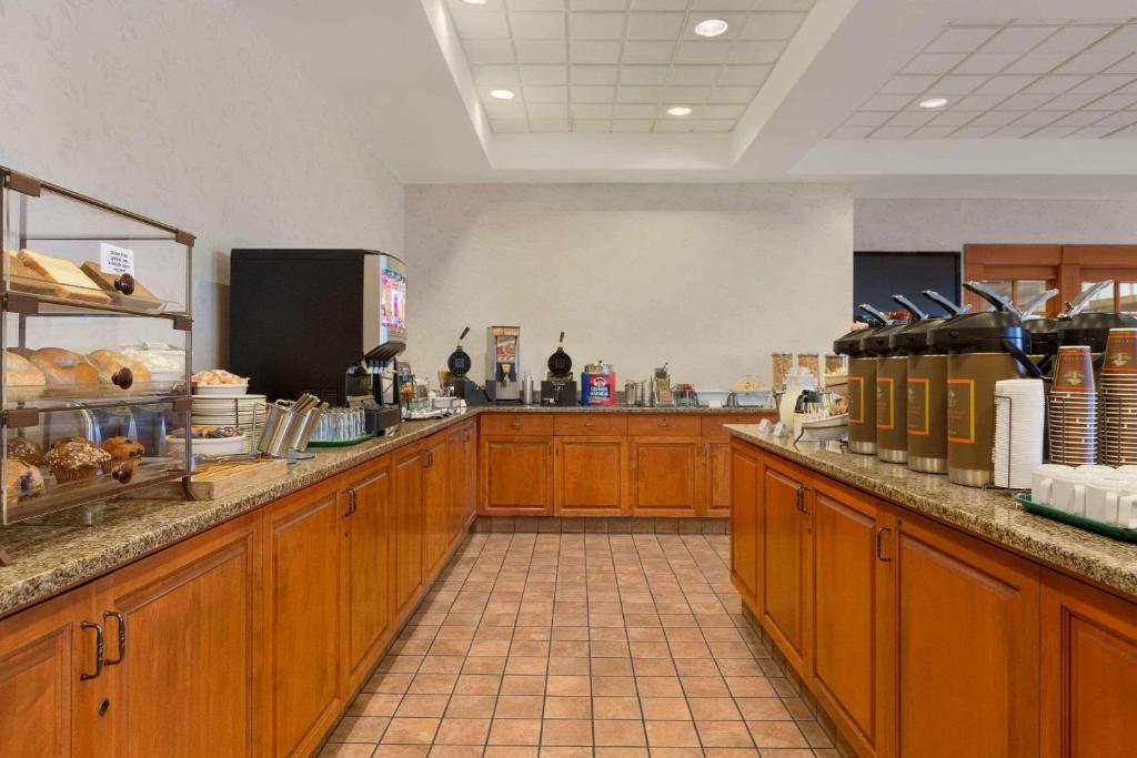 Country Inn & Suites by Radisson, Calgary-Northeast - Resim 18