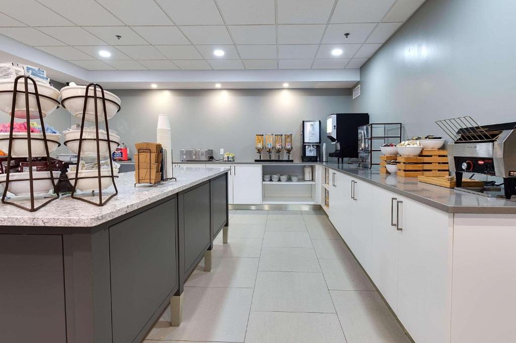 Country Inn & Suites by Radisson, Niagara Falls, ON - Resim 4