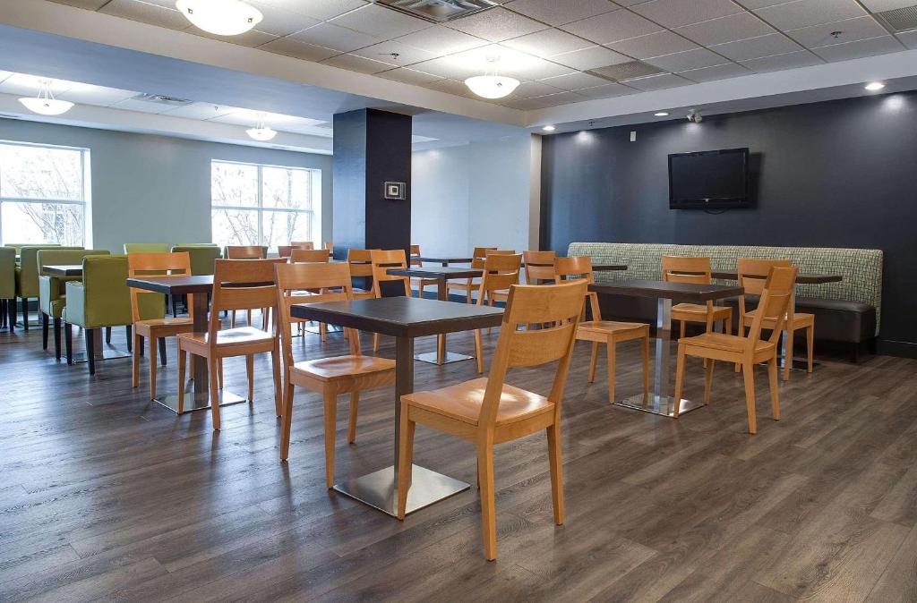 Country Inn & Suites by Radisson, Niagara Falls, ON - Resim 22