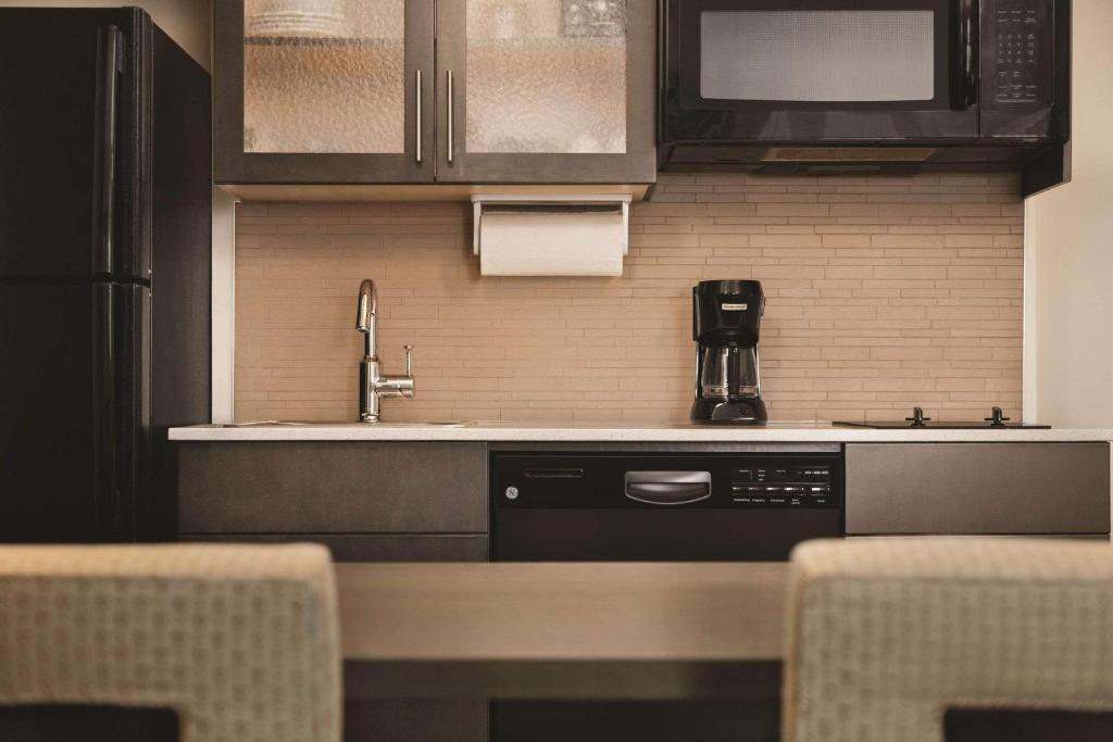 Park Inn by Radisson, Calgary Airport North, AB - Resim 17