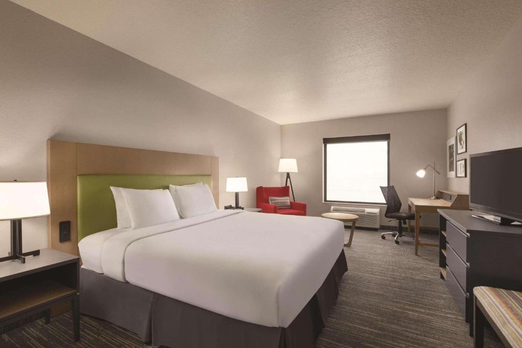 Country Inn & Suites by Radisson, RJ Stadium - Tampa Airport East - 
