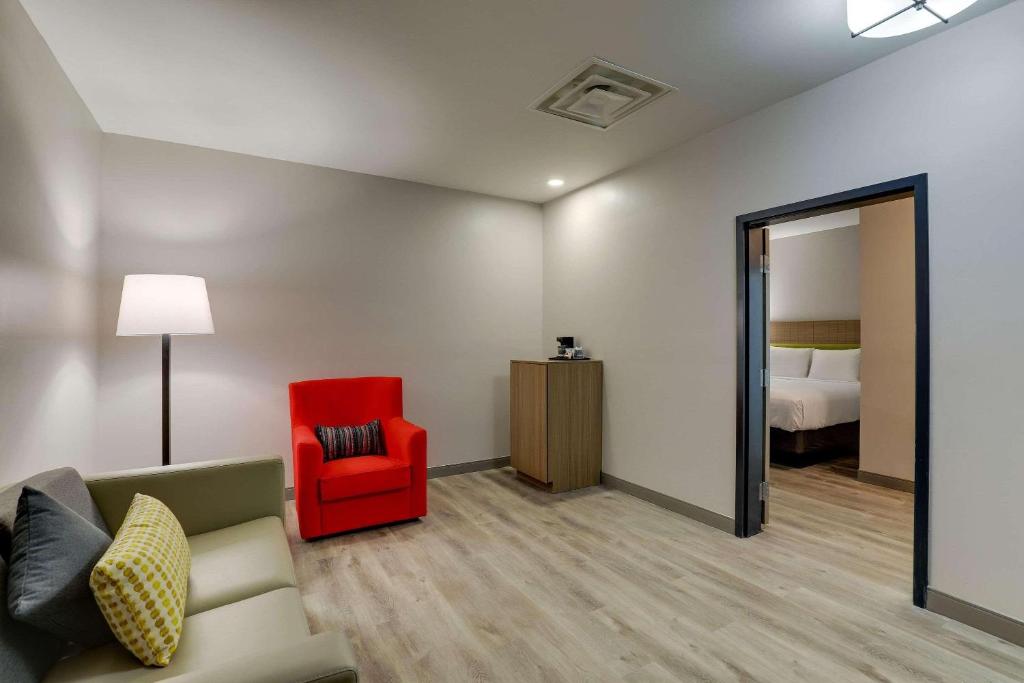Country Inn & Suites by Radisson, Cumming near NorthSide Hospital Forsyth photo