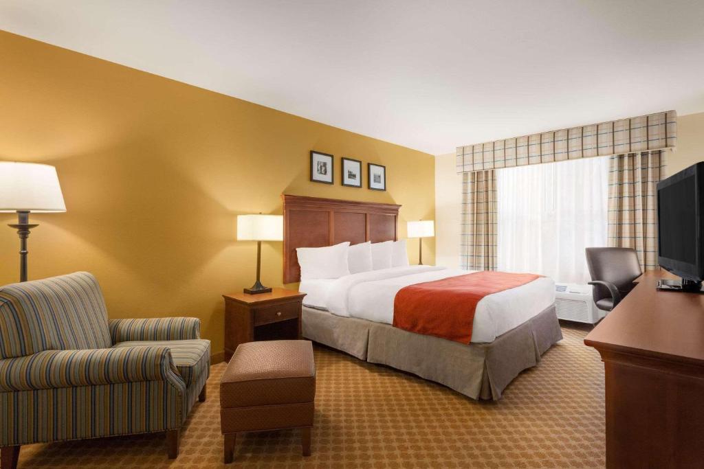 Country Inn & Suites by Radisson, Holland, MI photo