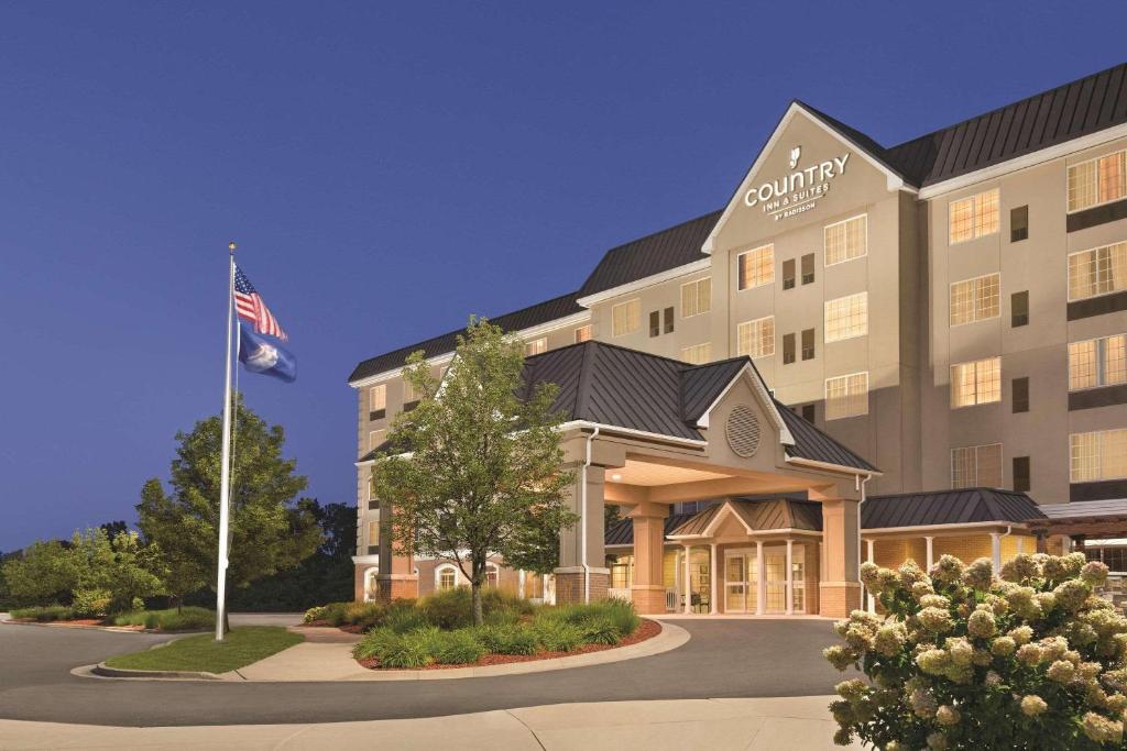 wykonanie zewnętrznej części hotelu w obiekcie Country Inn & Suites by Radisson, Grand Rapids East, MI w mieście Grand Rapids