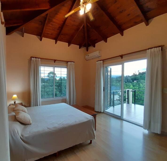 Postel nebo postele na pokoji v ubytování AlquileresVGB - La Amarella