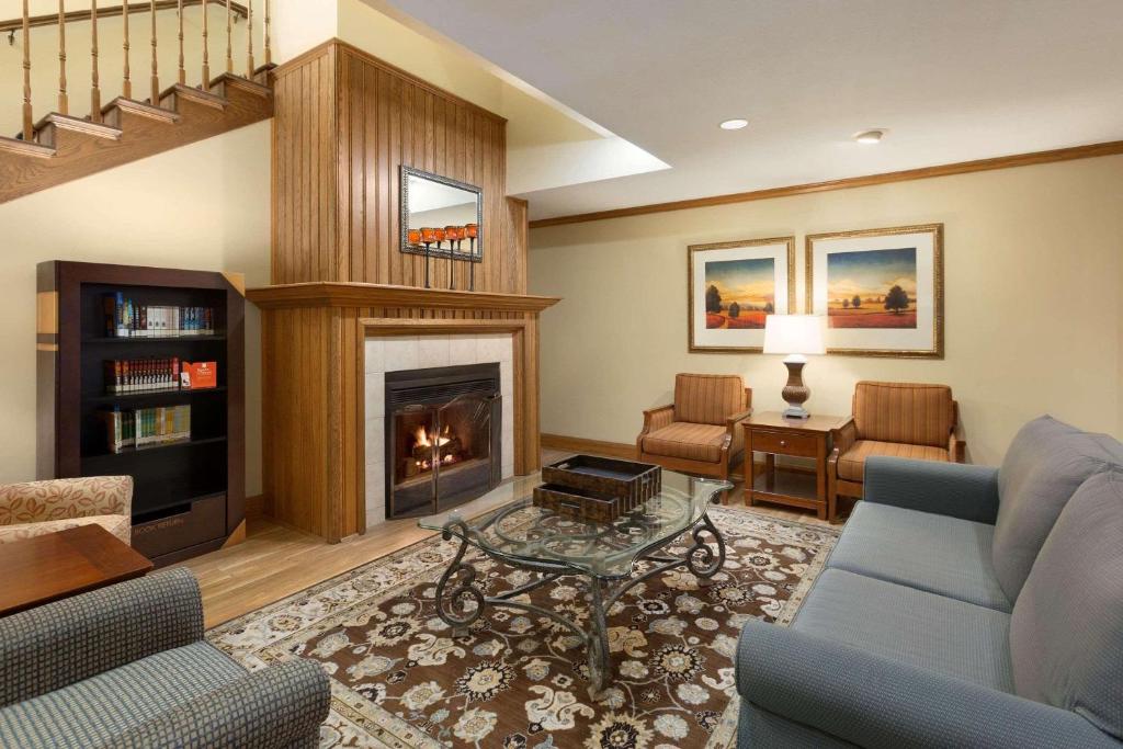 Country Inn & Suites By Radisson - Rochester - Housity