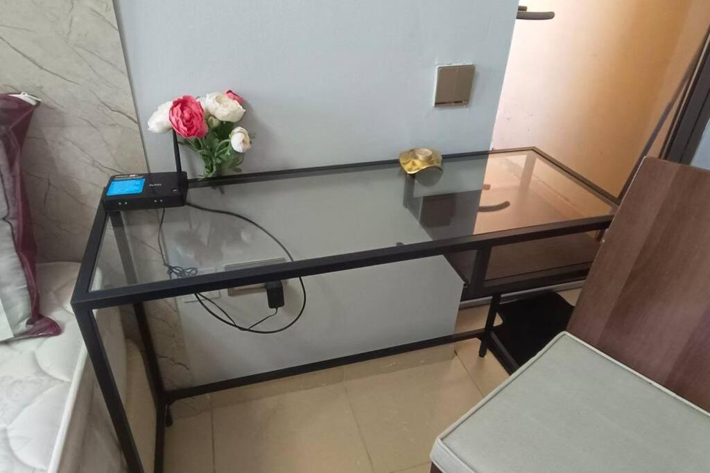 IKEA vittsjo Ocean table（Ocean view comfort JBR Dubai Marina 5min 