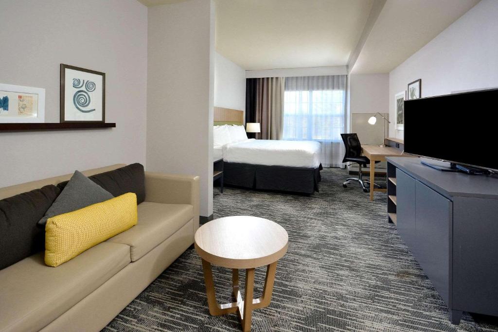 Country Inn & Suites by Radisson, Asheville West near Biltmore photo