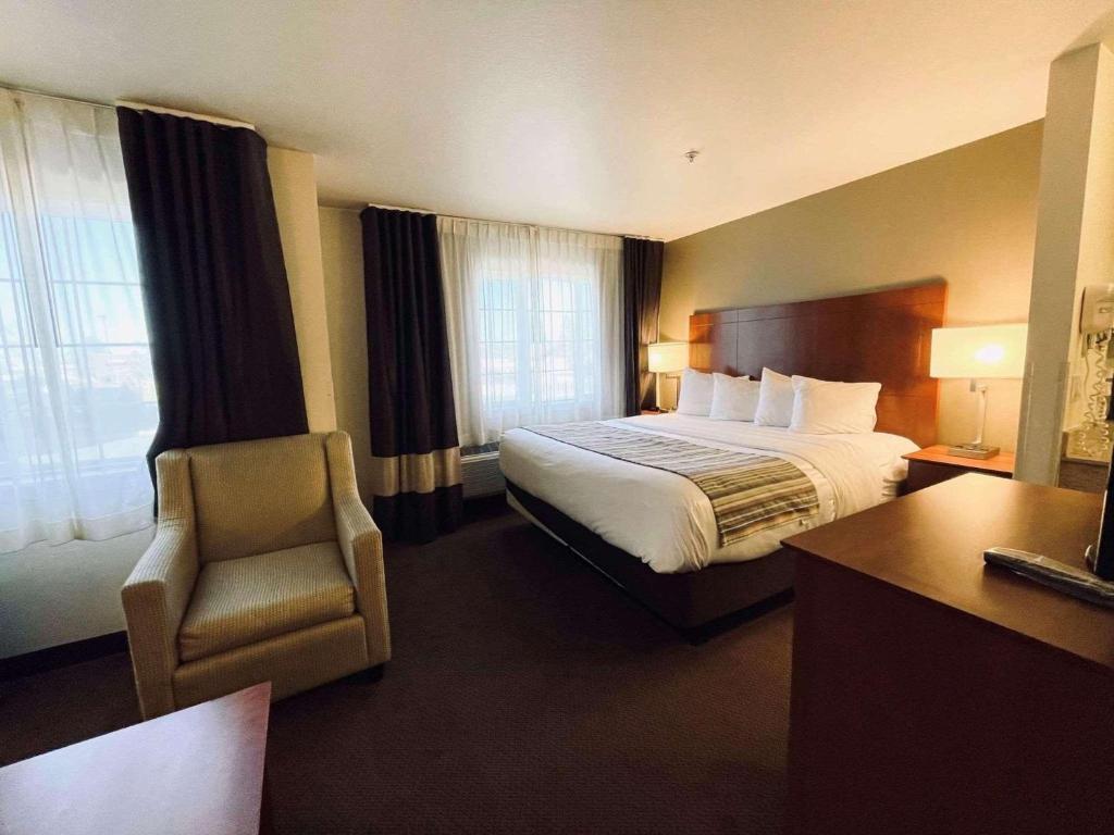 Country Inn & Suites by Radisson, Bend, OR photo
