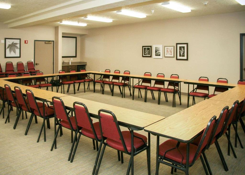 Konferenční prostory v ubytování Country Inn & Suites by Radisson, Prineville, OR