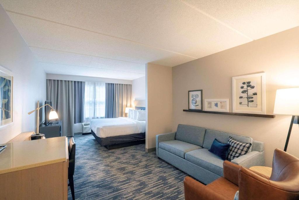 Country Inn & Suites by Radisson, State College Penn State Area , PA photo