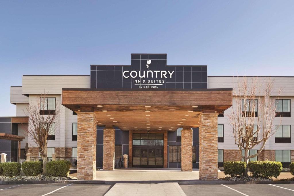 Country Inn & Suites by Radisson, Sevierville Kodak, TN, Kodak – Updated  2024 Prices