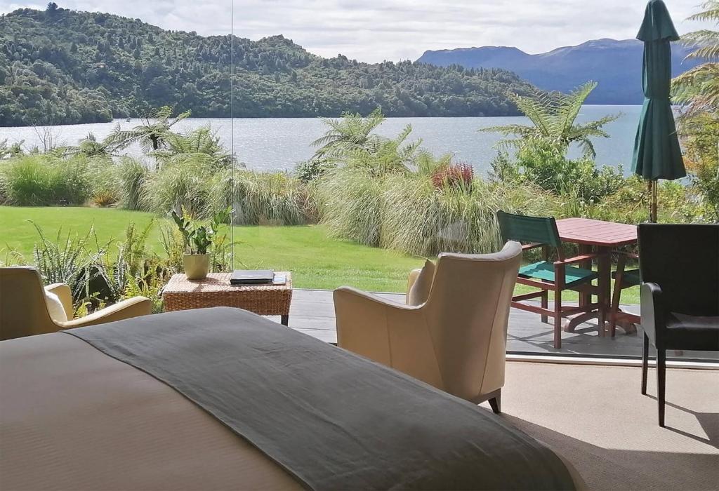 
Premium Executive Suite
