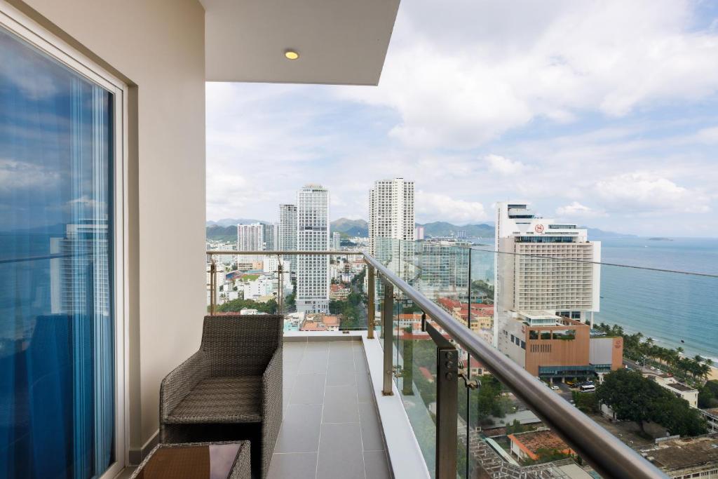 2 Bedroom Deluxe Club Suite Ocean View
