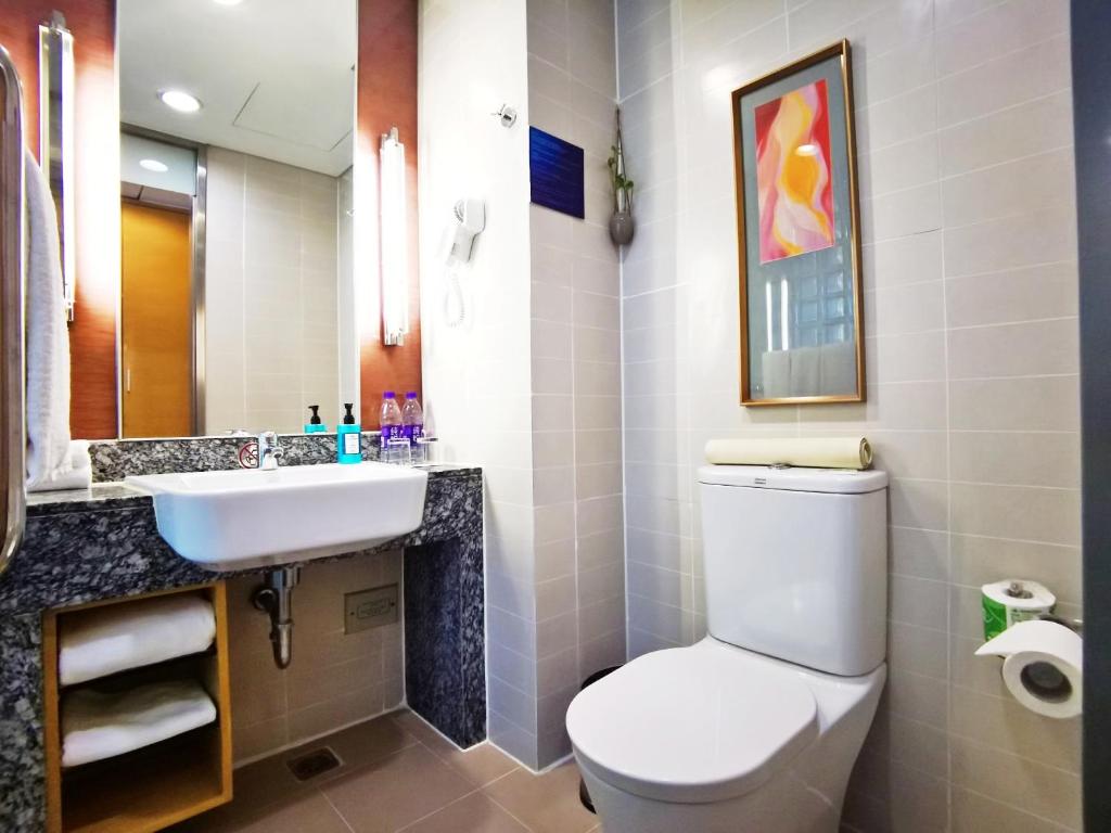لابی و فضای عمومی Holiday Inn Express Beijing Dongzhimen by IHG - تصویر ۵