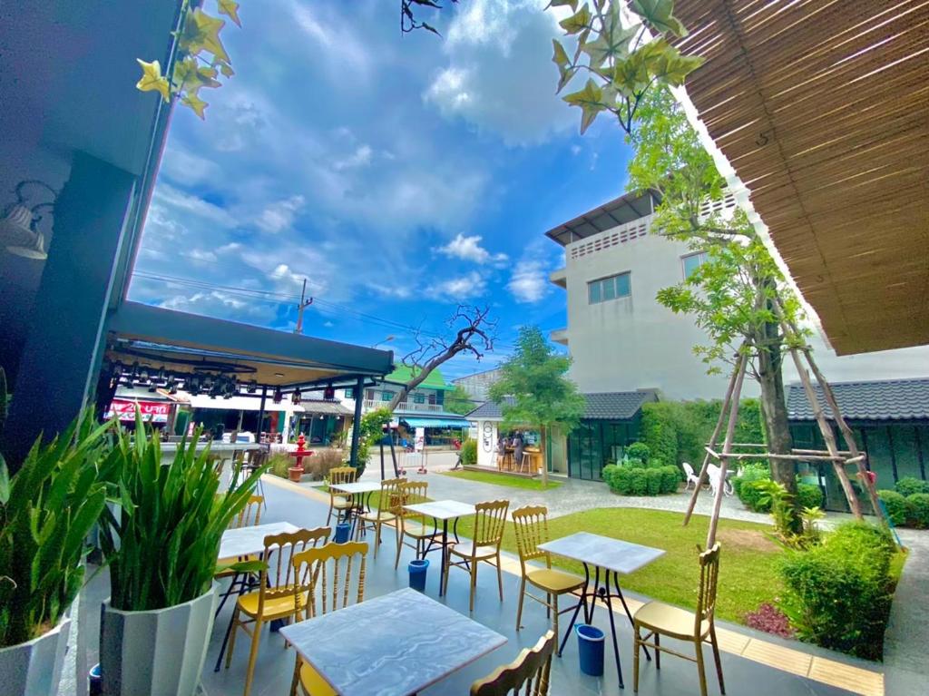 The Bridge Residence Hotel - 19