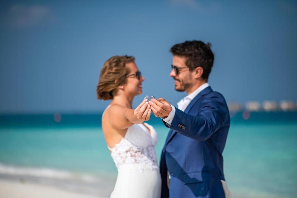 Hosté ubytování Angsana Velavaru - Enjoy 50 percent off seaplane and 2 times free excursions for 2 pax, Book Stay period from18 June to 30 Sep 2025