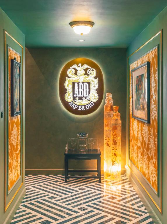 Certificato, attestato, insegna o altro documento esposto da Lan Kwai Fong Hotel - Kau U Fong