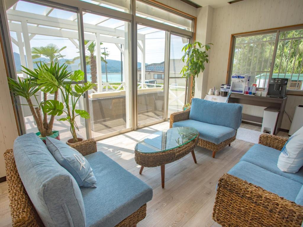 Posezení v ubytování LiVEMAX RESORT Kyotango Sea Front