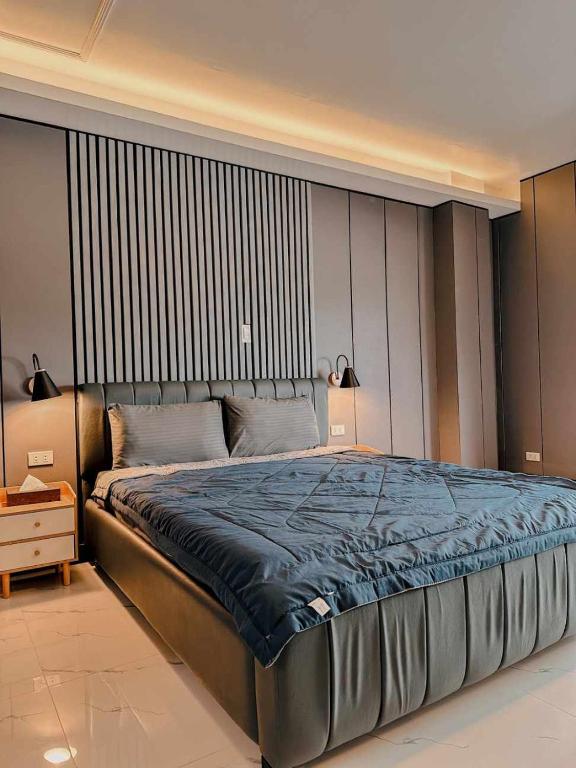 Postel nebo postele na pokoji v ubytování Clark CU Hotel