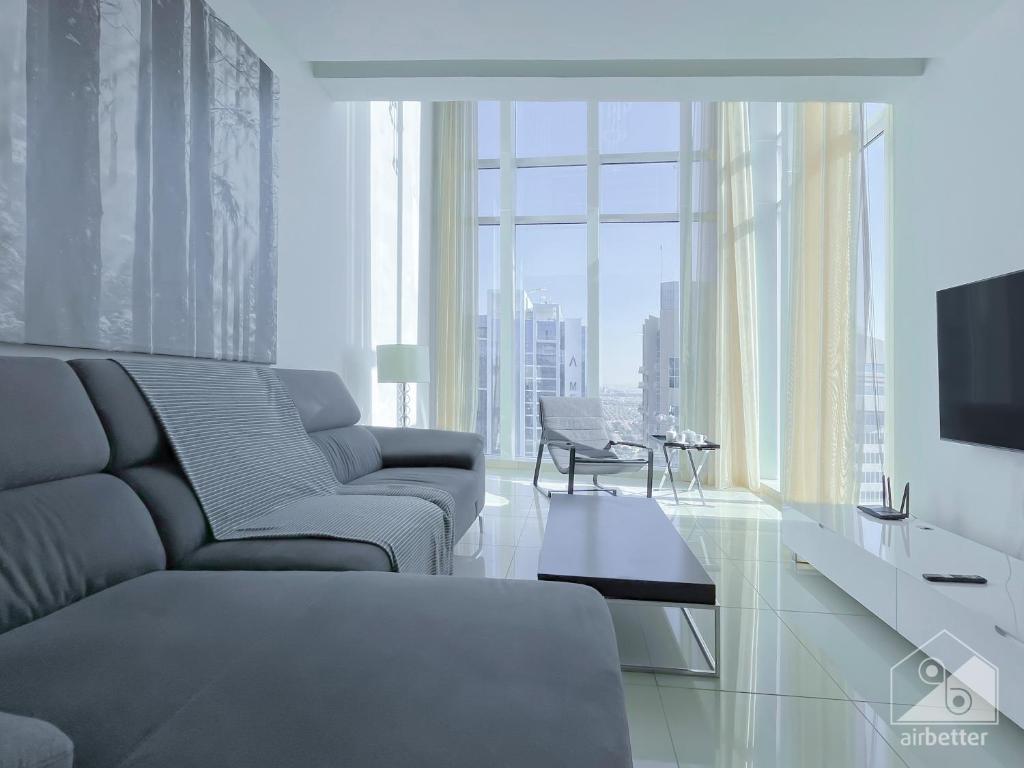 Posezení v ubytování Luxurious Loft with stunning views Dubai