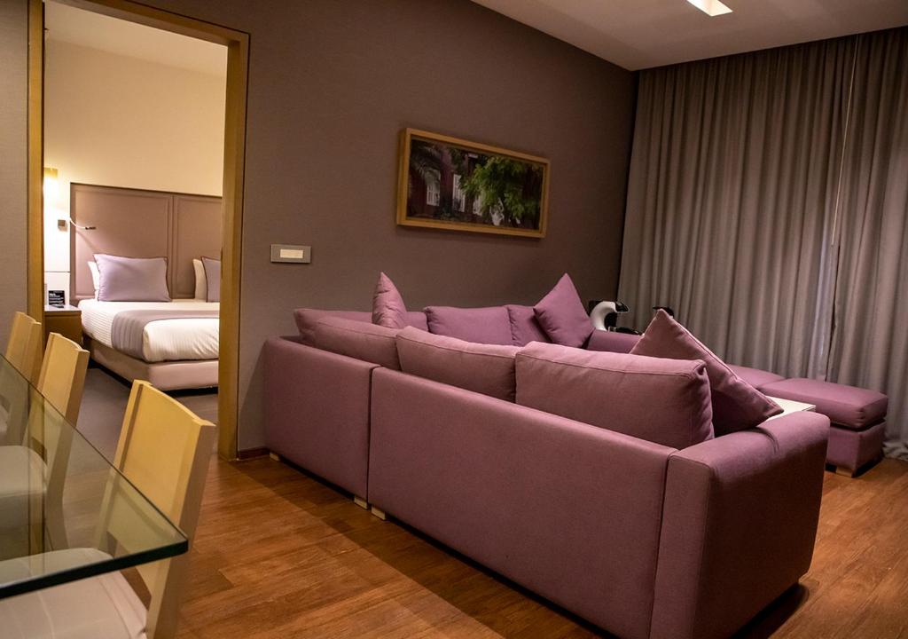 Posezení v ubytování Saifi Suites Hotel
