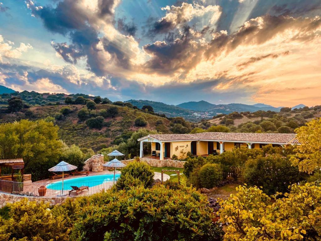 Nespecifikovaný výhled na hory nebo výhled na hory při pohledu z bed and breakfast