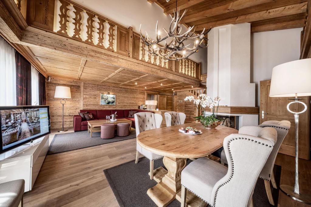 TV a/nebo společenská místnost v ubytování Burg Vital Resort