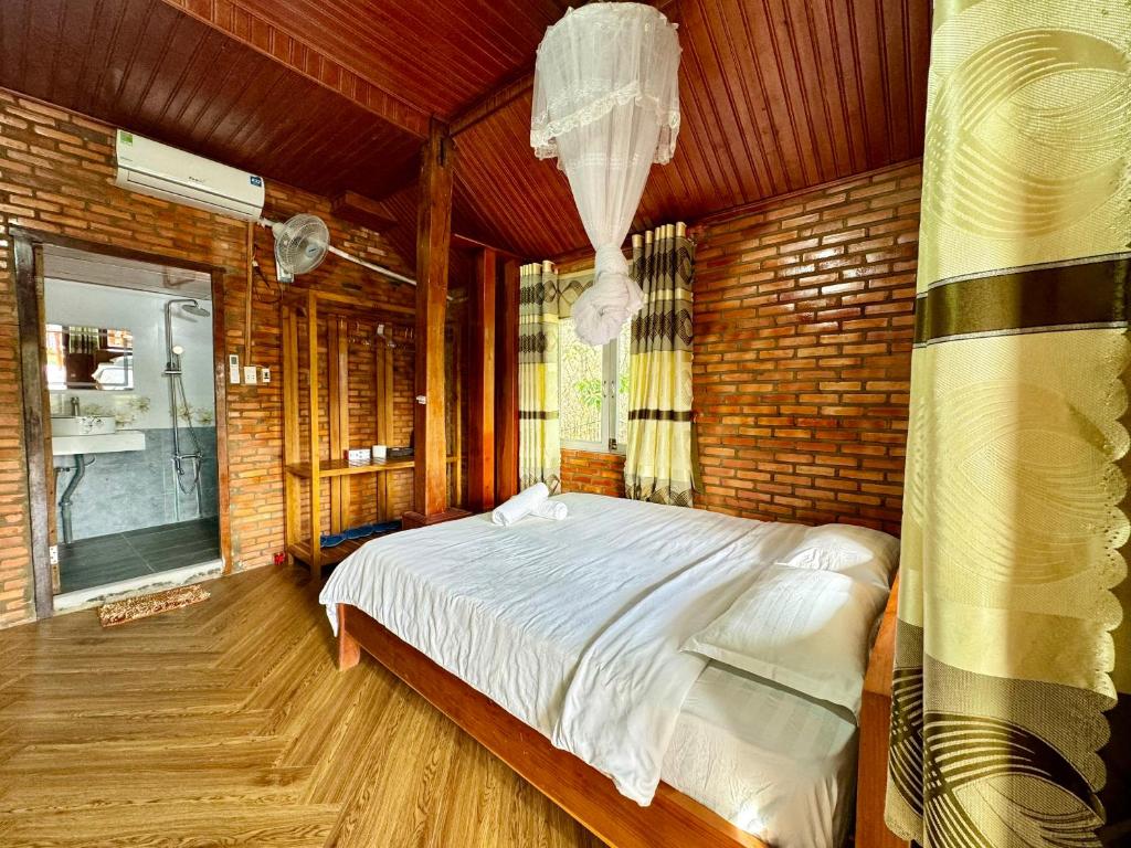 Lava Rock Viet Nam Lodge Anhfly Resort Nam Cát Tiên - 平房与露台