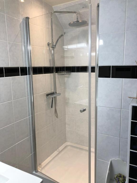 Salle de bains dans l'établissement Le Voyageur