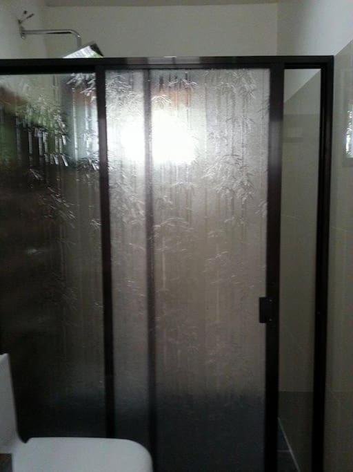 Suitetrails - Casa Erlinda, modern newly built house 3BR for 8!