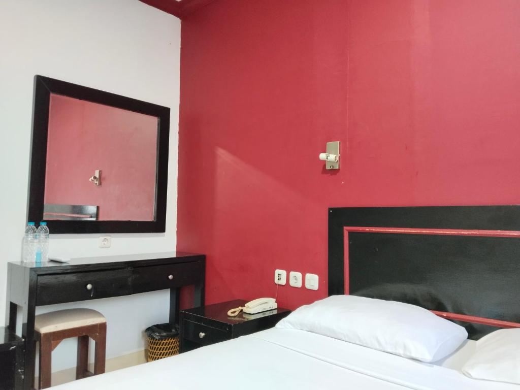 Metro Hotel Bekasi powered by Cocotel - Deluxe Double Room